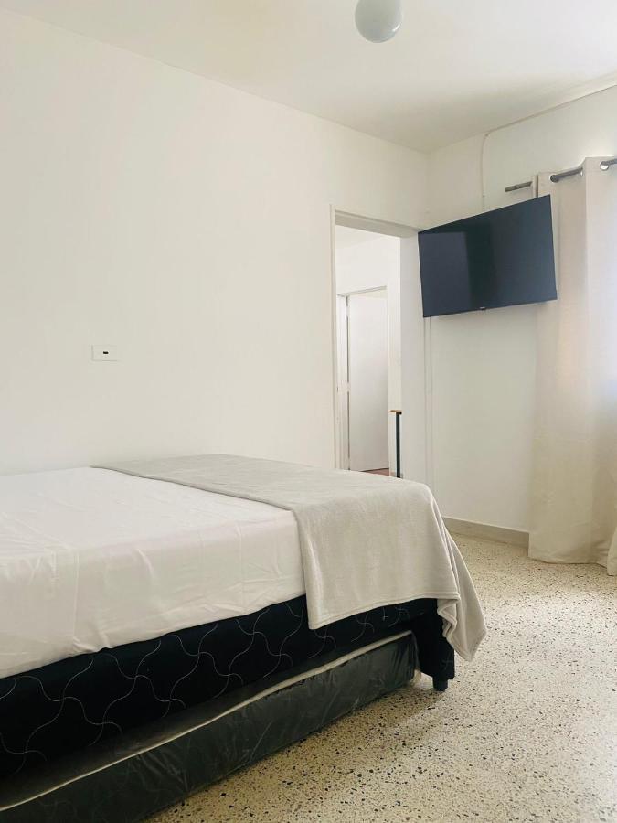Aparta Hotel Mediterraneo Estadio Медельин Номер фото