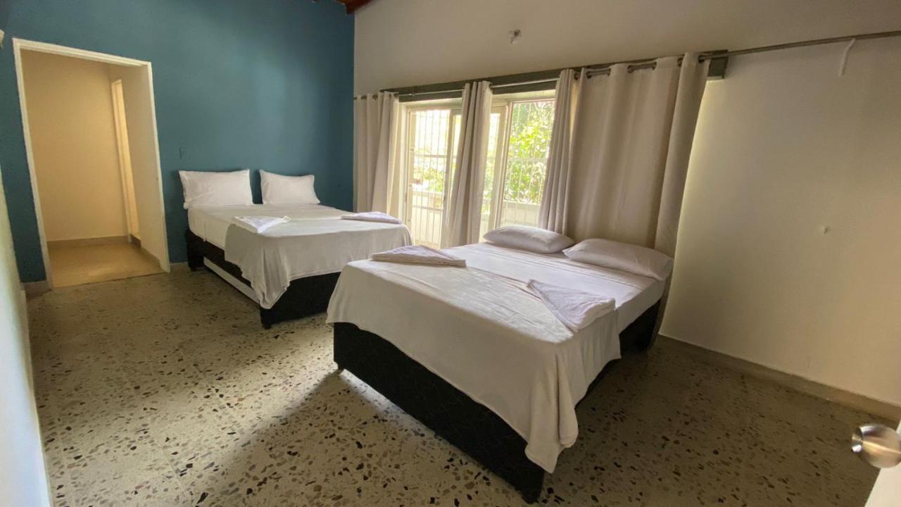 Aparta Hotel Mediterraneo Estadio Медельин Экстерьер фото